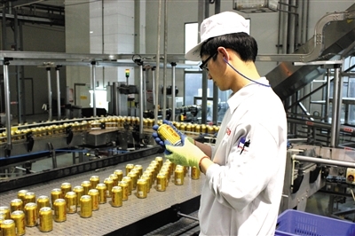 加多宝从源头控制草药安全_新食品周刊·食报_新京报电子报